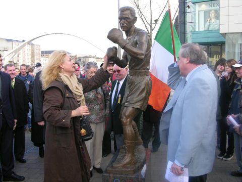 Unveiling of a lifeisze figure sculpture commission in public space